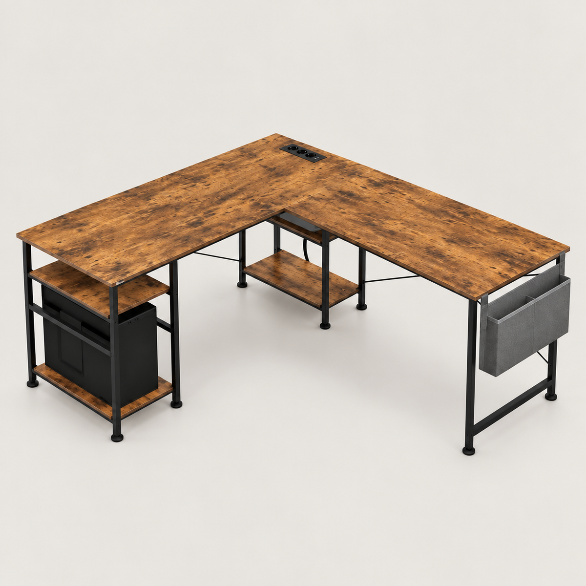 Bureau d'angle modulable 140 x 140 cm marron avec prises USB et étagères, vue de trois quarts sur fond gris clair