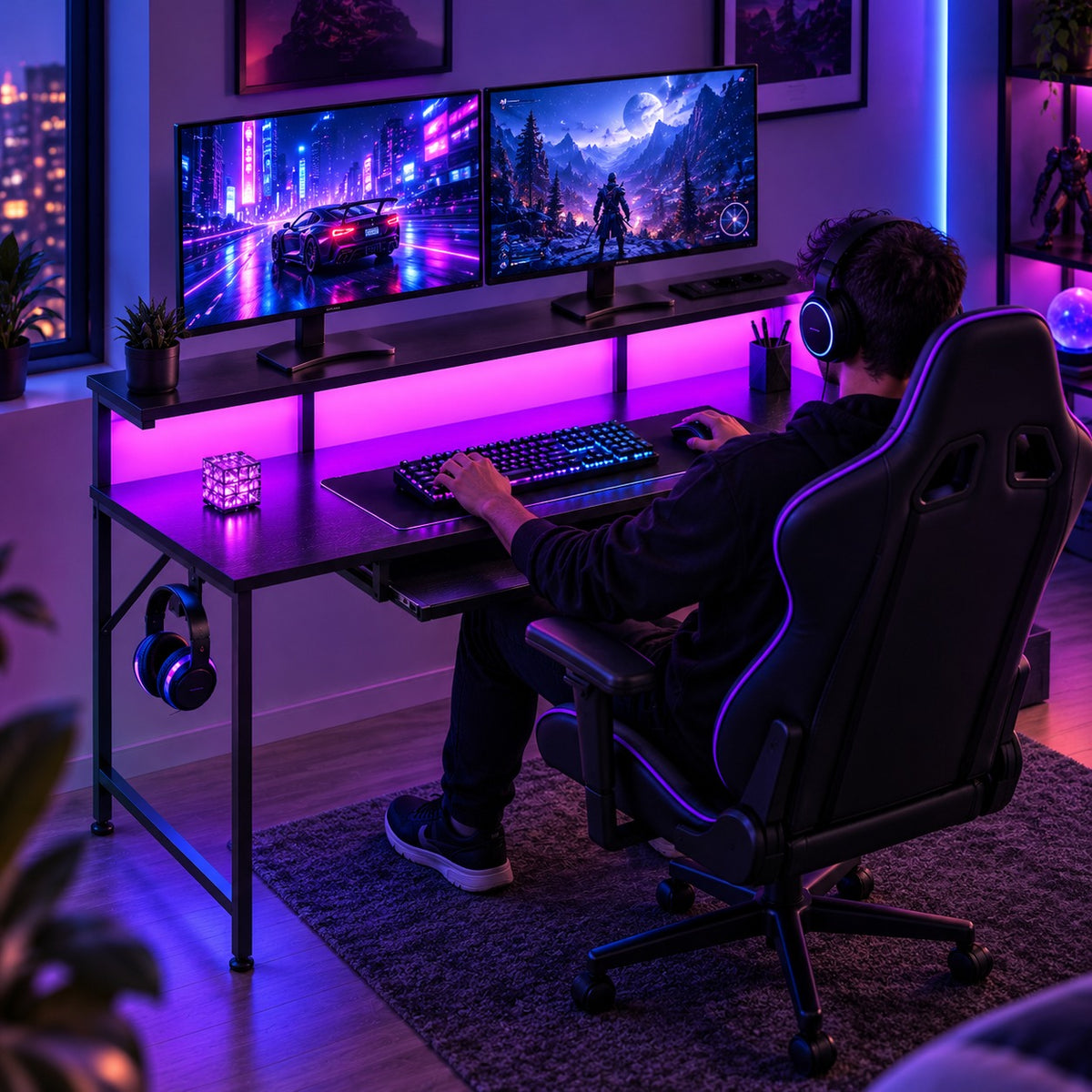 Homme jouant au bureau gaming 140 cm noir, vu de dos