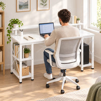 Homme travaillant au bureau blanc 120 cm, vu de dos